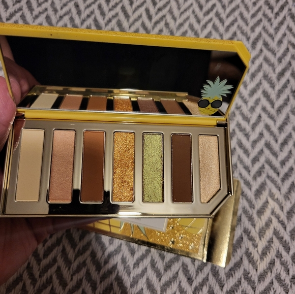 Too Faced Sparkling Pineapple Tutti Frutti Eyeshadow Palette - Picture 6 of 11